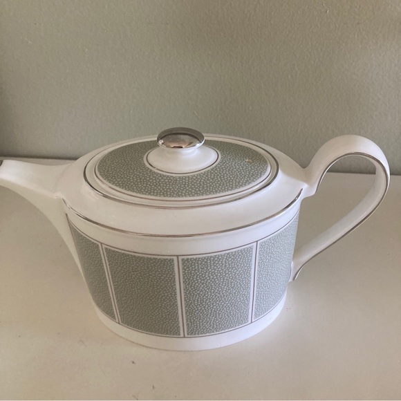 Wedgwood Shagreen Jade Teapot Made in England New No Box - Picture 2 of 6